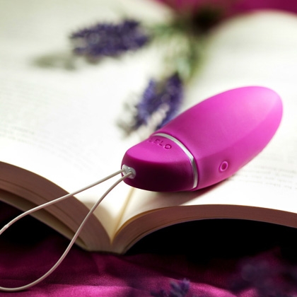 Мини-вибратор Lelo LUNA Smart